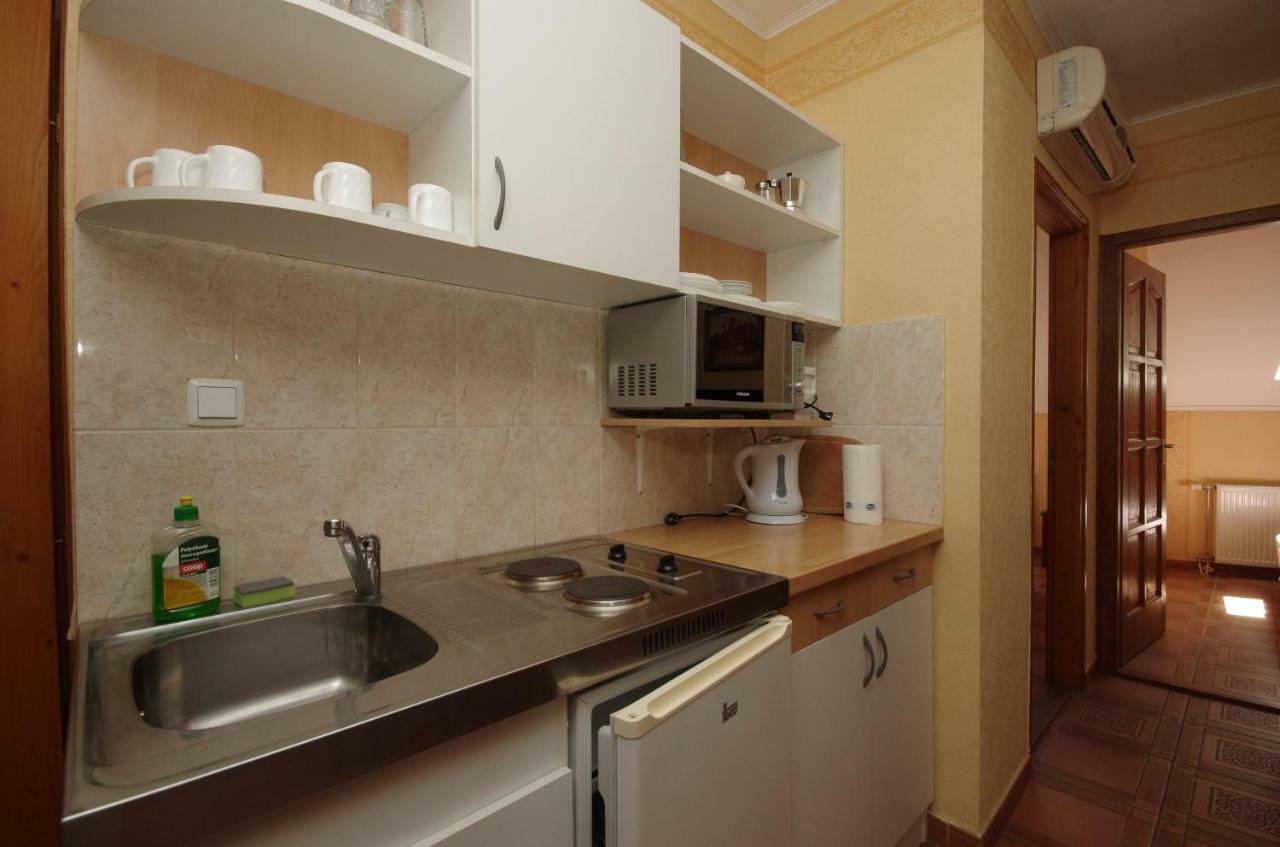 Burg Apartman Gyula Exterior photo